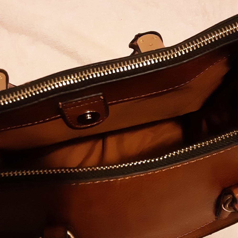 Purse - Picture 3 of 4